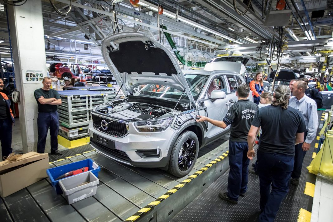 Production of Volvo’s first ever small premium SUV begins in Belgium