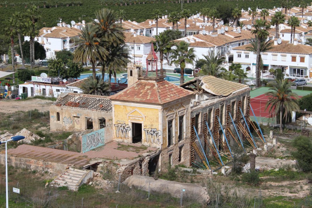 Torrevieja appropriates the Casa y Torre de Los Balcones