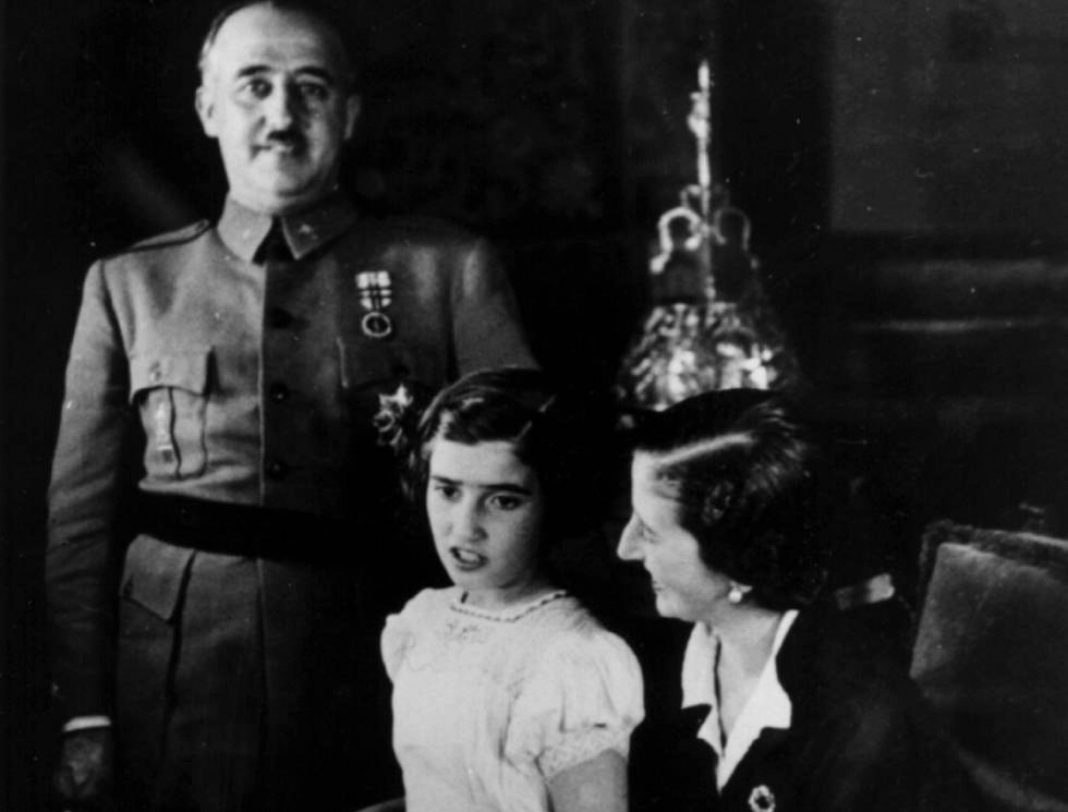 Franco with his wife and daughter Carmen