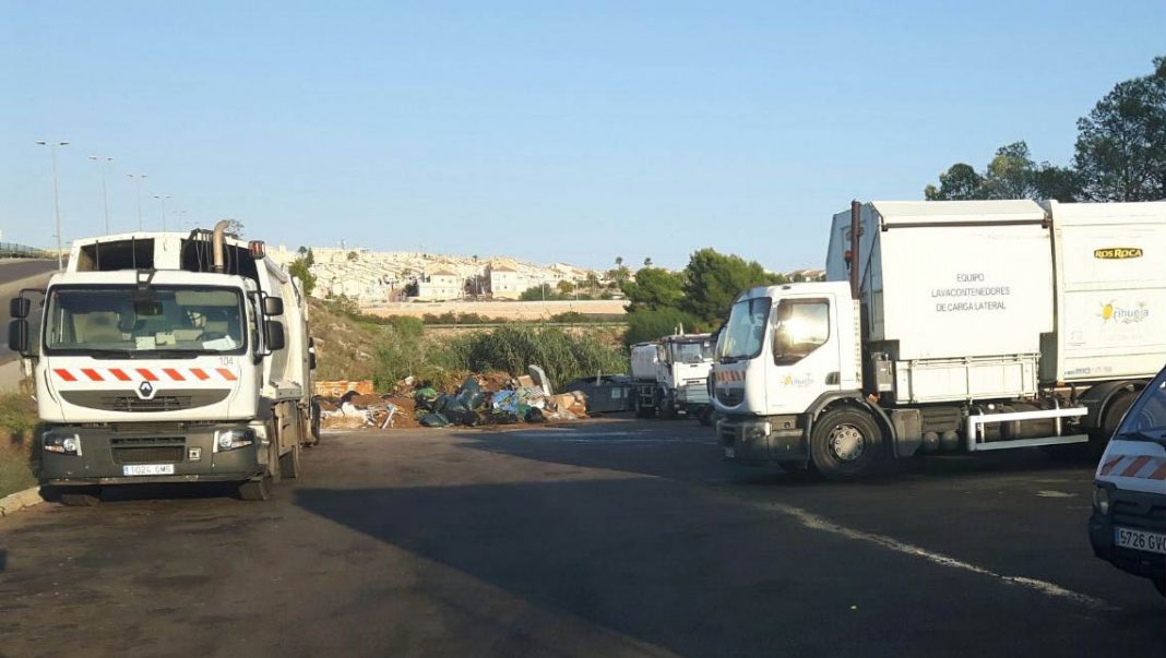 Four new waste collection trucks for Orihuela
