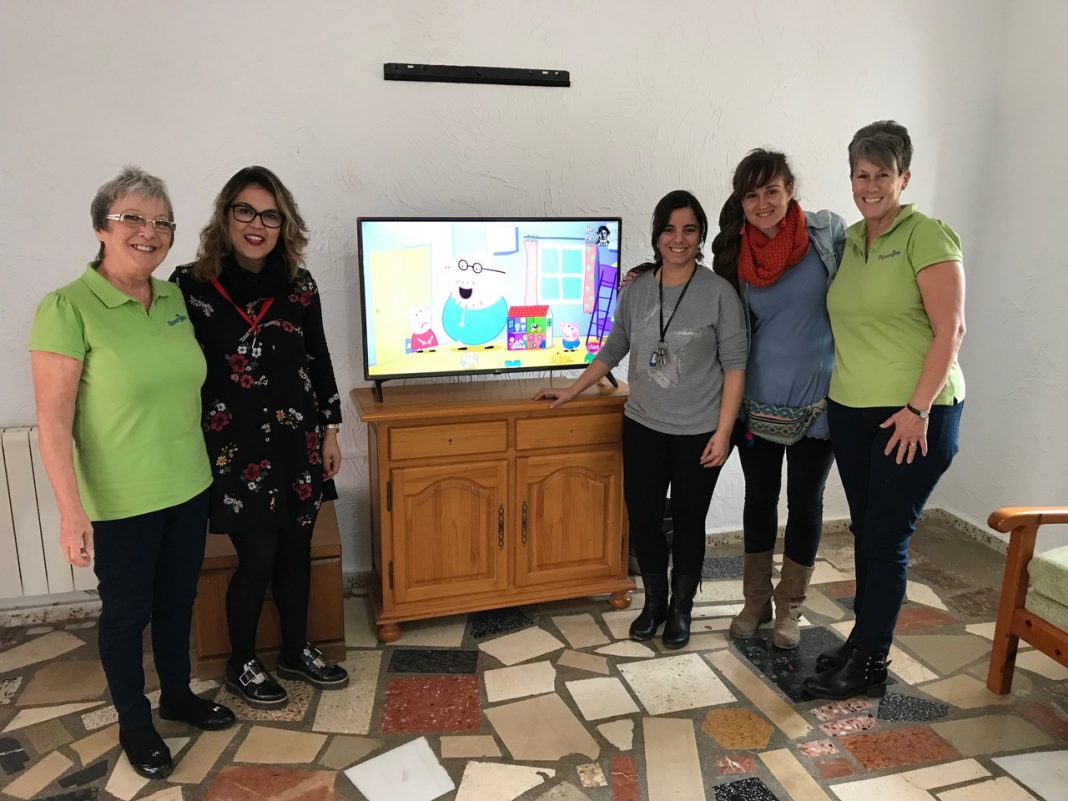 Wendy and Lyn went to Altea on 6 January to present the childrens home with their new TV