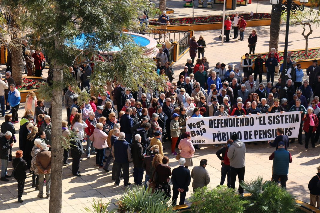 Torrevieja mayor joins in protest for 