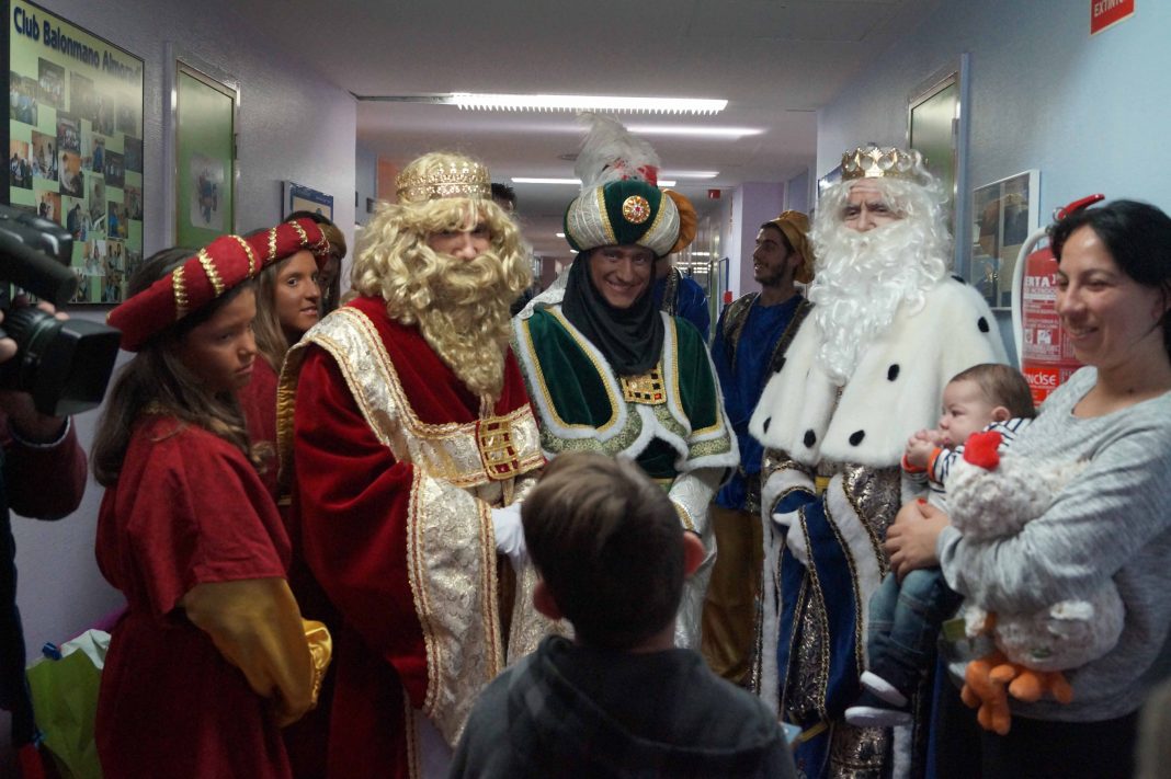 The 3 Kings wil make their traditional visit to the Vega Baja Hospital, where they will deliver toys to the children