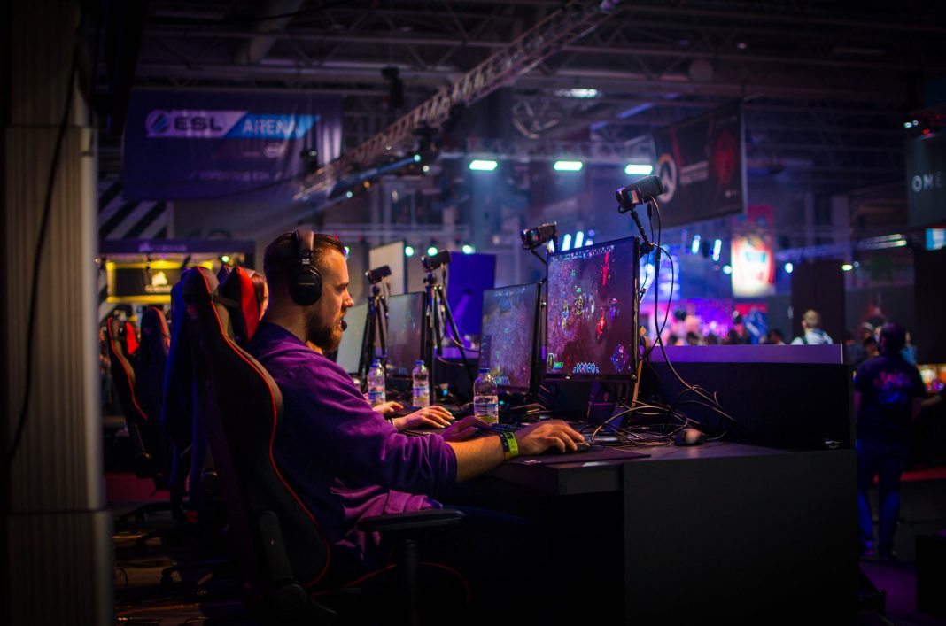 Why is Competitive Gaming Such a Popular Sport?