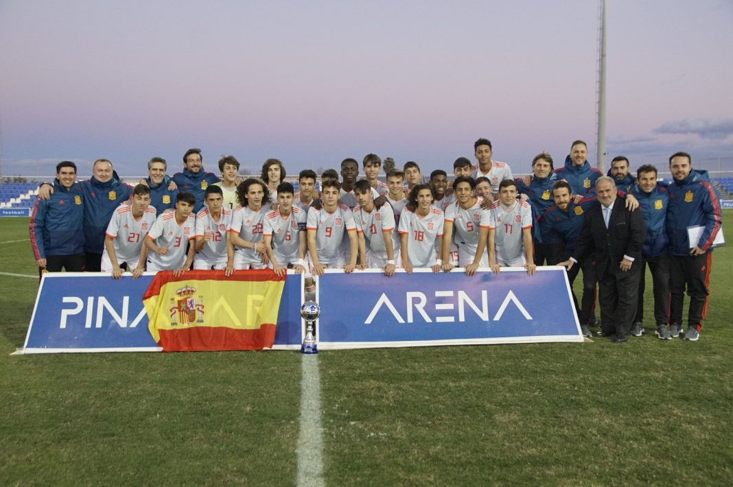 Spain under-15 awarded the Pinatar Arena Trophy