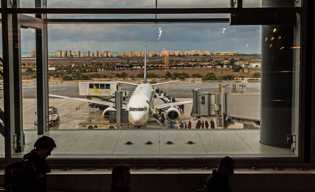 Airlines rush to reopen slots at Alicante Airport 