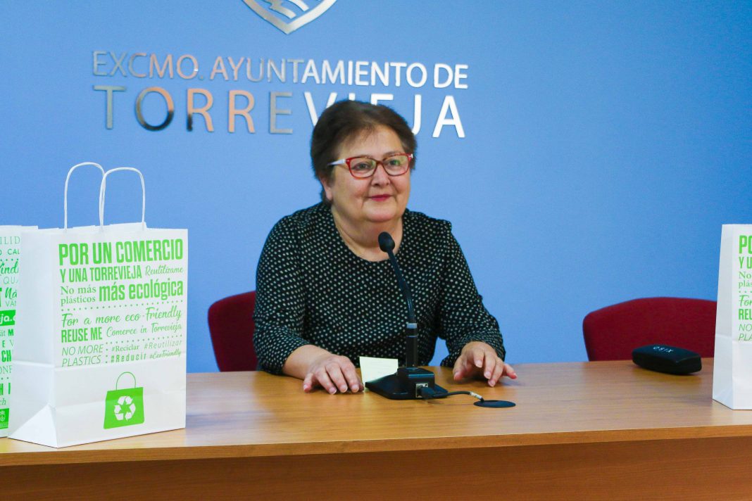 Torrevieja council distribute 10,000 paper bags