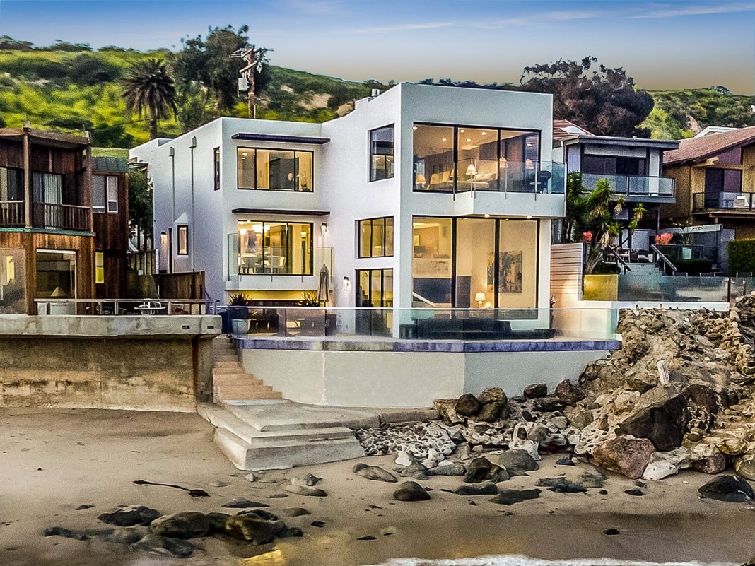 Barry Manilow’s Malibu Beach Home