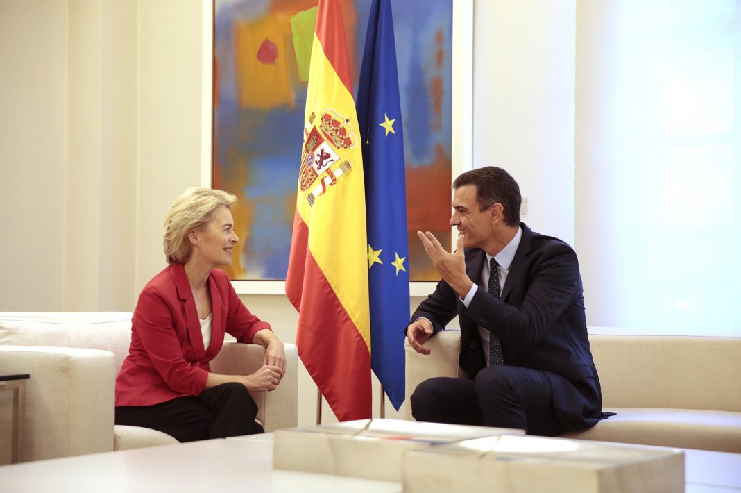 Pedro Sánchez hosts new EU President