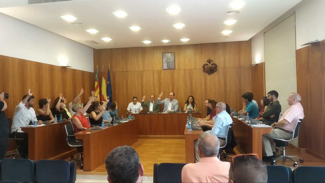 No surprise as PP and Cs approve Orihuela Municipal salaries