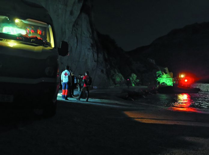 Guardia Civil helicopter service rescue 21 people from cave
