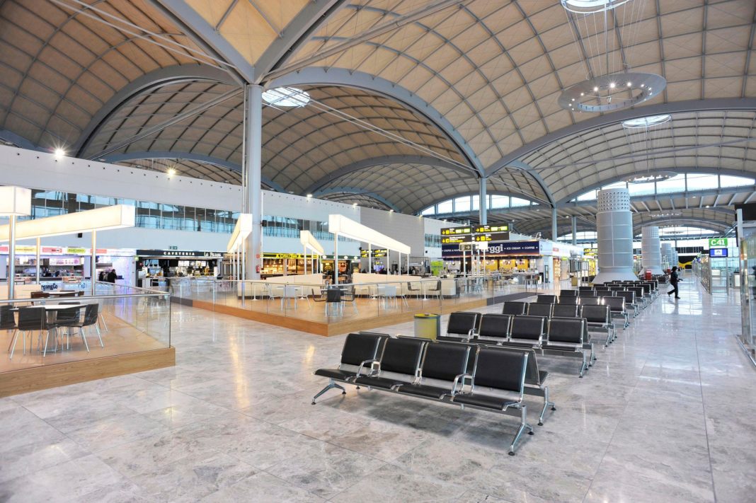 Alicante-Elche airport reopens to International traffic