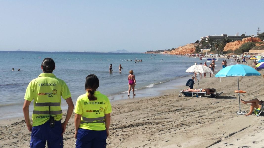 Lifeguard service resumes on Orihuela Costa Beaches