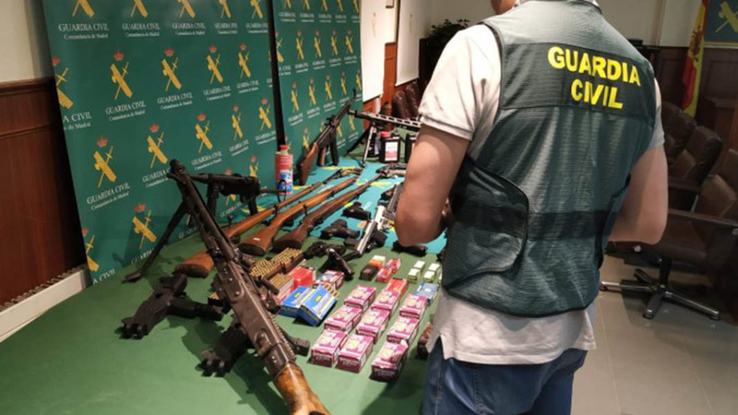Arrested in Bigastro for modifying starting pistols for organised crime