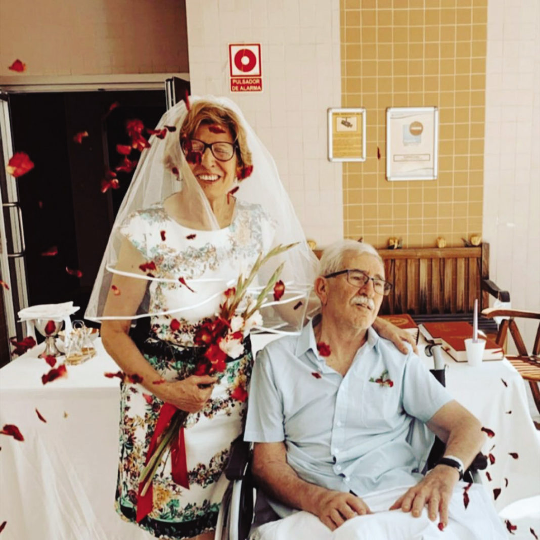 Couple celebrate Golden Wedding in Torrevieja Hospital