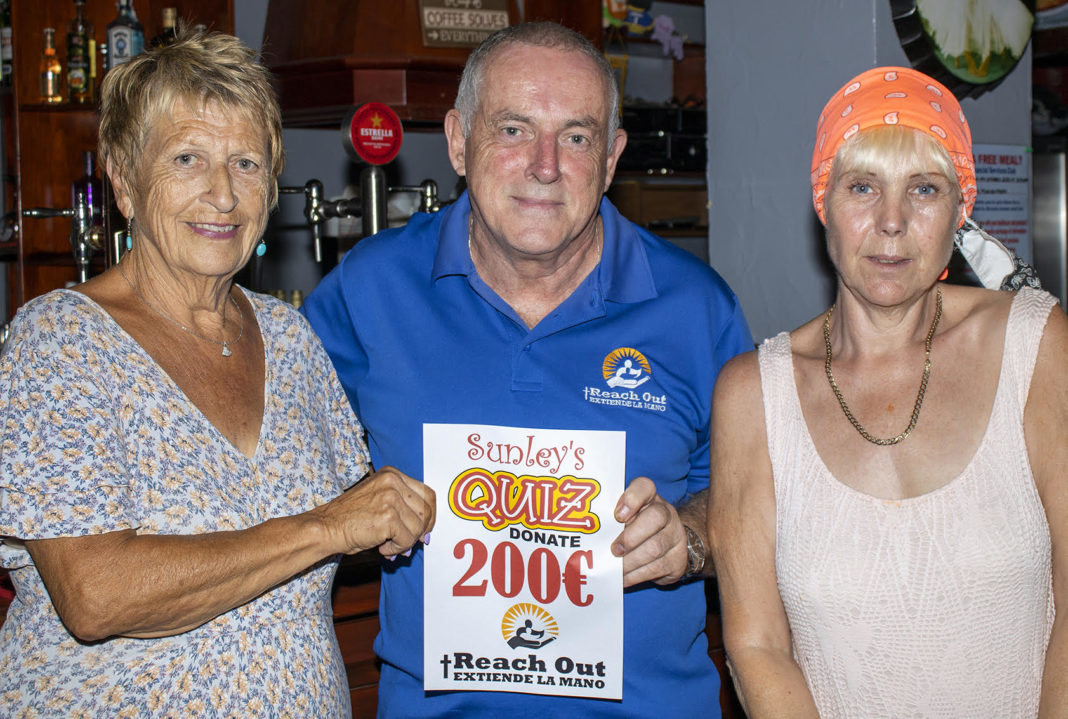 Sunleys Quizzers Charity Donation
