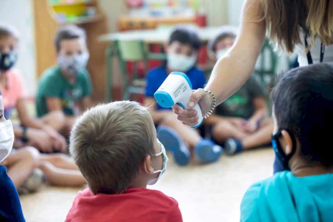 Teacher infections stabilise while those among students show slight increase
