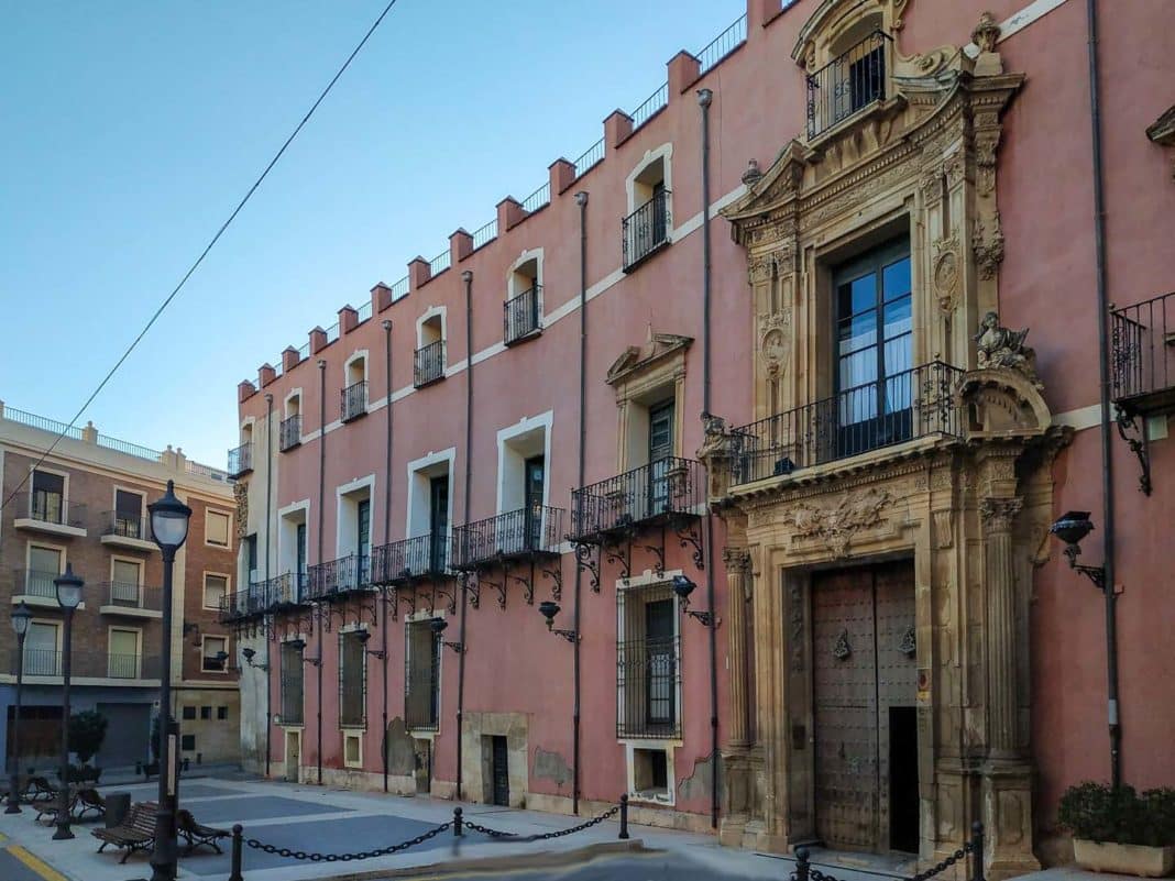 Orihuela refuses transfer of Old Courts as documentation is in Valenciano