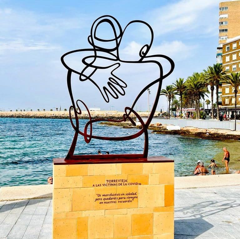 Torrevieja tribute to victims of Covid 19
