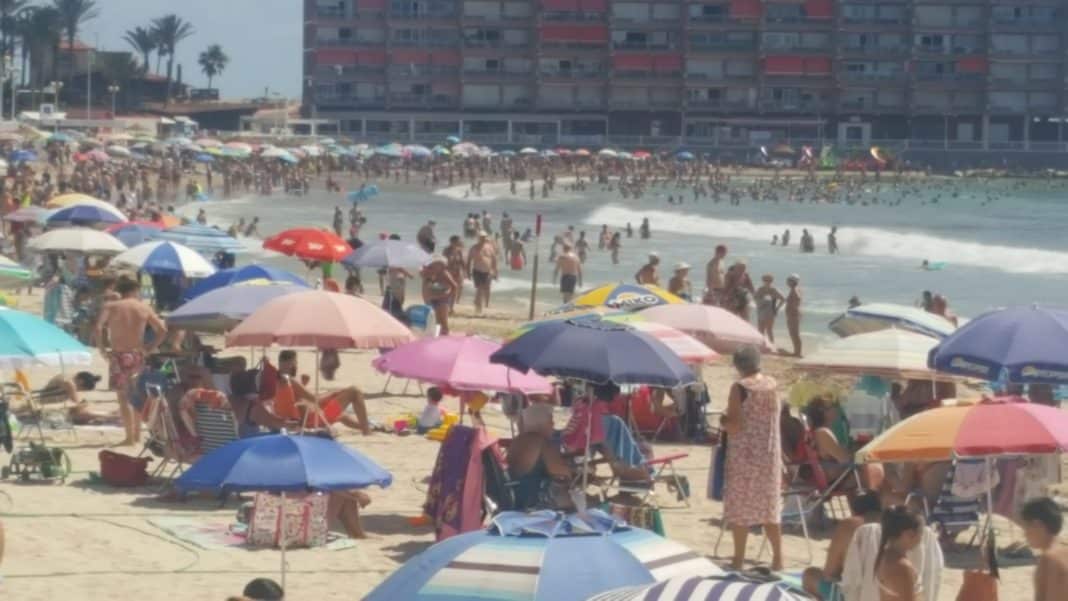 Costa Blanca exceeds one million tourists in July