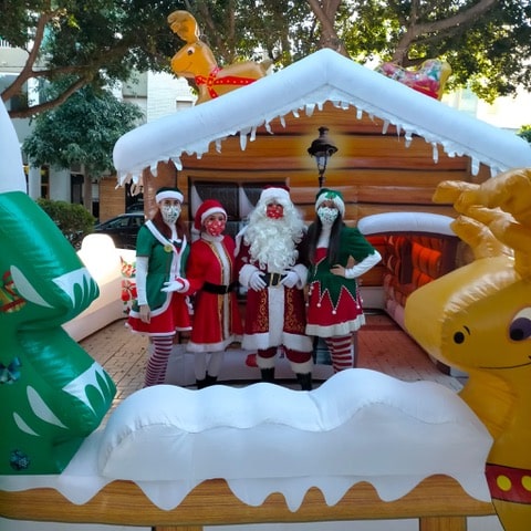Father Christmas Collects Children’s Cards in Mojacar