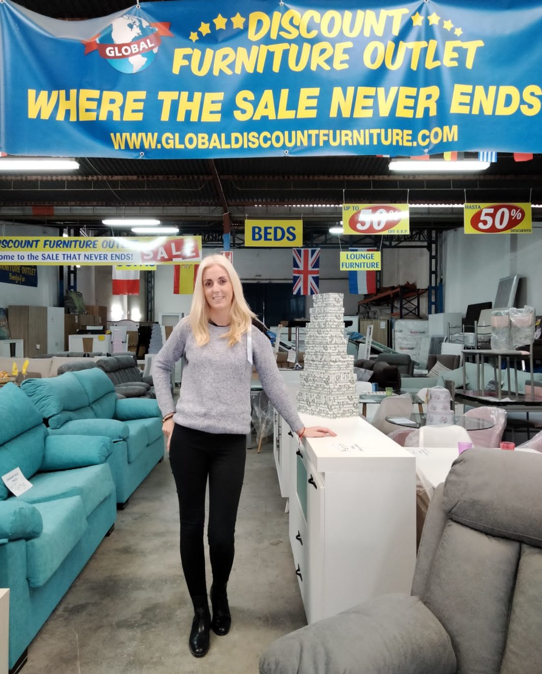 Benijofar based Global Discount Furniture Outlet proprietor Hayley featured in the C5 TV documentary 'Bargain Loving Brits In The Sun' showcasing the business.