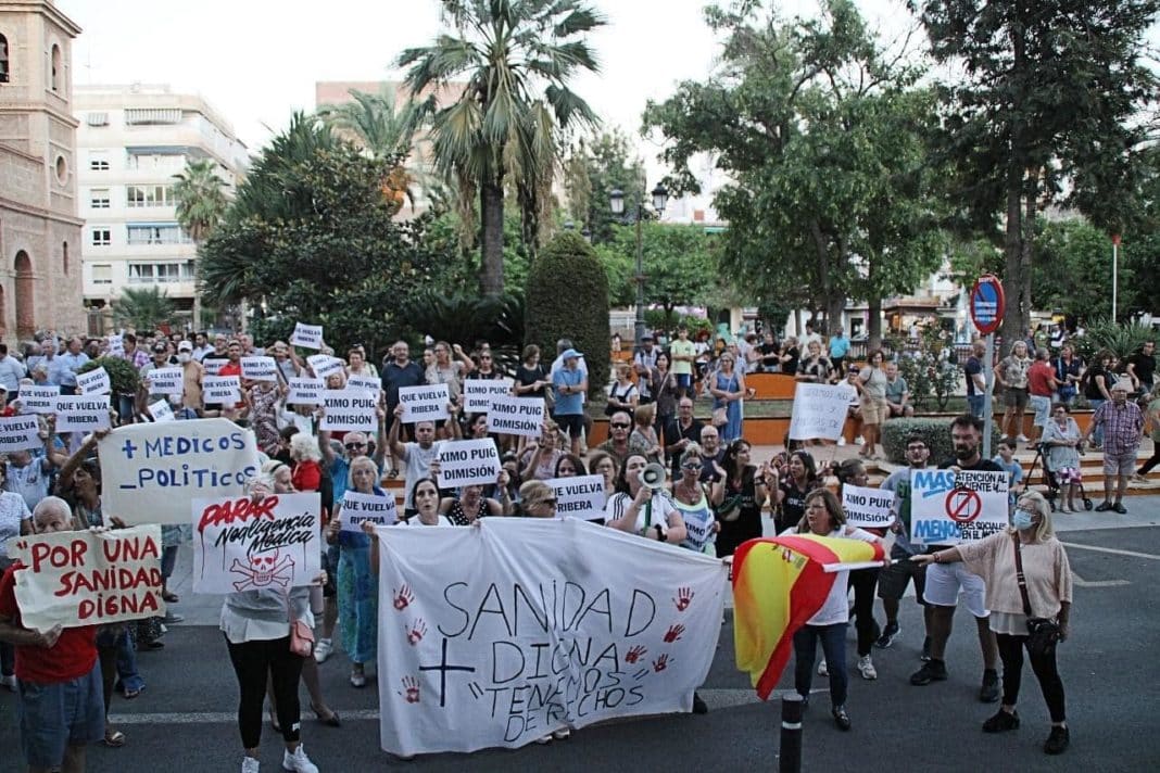 Over 700 people attend Torrevieja Hospital Demo