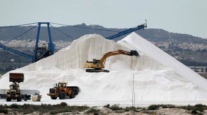 Bumper salt harvest in Torrevieja thanks to summer heat