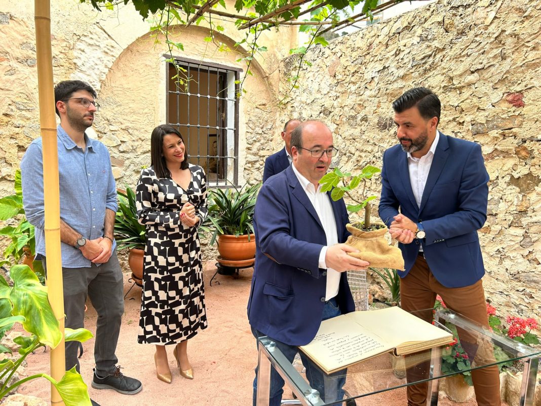 Minister of Culture and Sports, Miquel Iceta, visits Orihuela