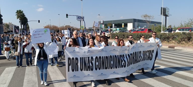 Health Minister Backs Down After Torrevieja Hospital Strike Threat