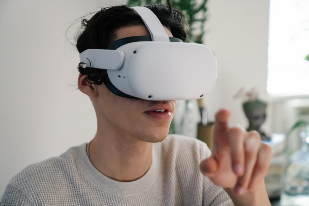 Users of Virtual Reality Glasses feel eye fatigue, vertigo, nausea or dizziness.