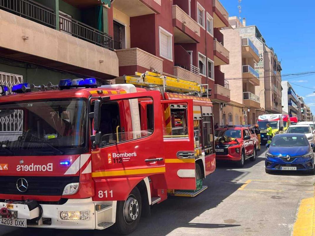 A fire close to Torrevieja’s Cura beach leaves two squatters seriously injured