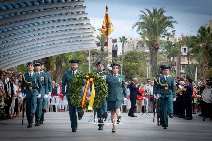 Parading along the Vista Alegre promenade