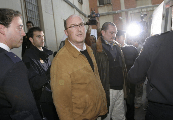 Juan Escudero and Mariano Ayuso, on their arrest in January 2008